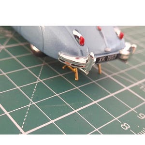 2x pairs 1:43 Scale Model Car display stands F1 or super cars made from metal