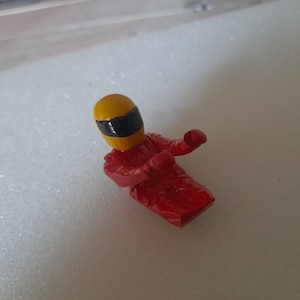 F1-coureursfiguur 1:18 McLaren rood, witmetalen automodellen voor auto&#39;s zonder bestuurder