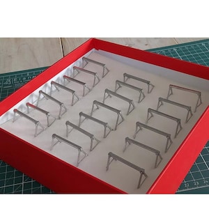 2x pairs 1:18 Scale Model Car display stands F1 or super cars made from metal