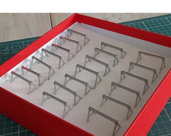 2x pairs 1:18 Scale Model Car display stands F1 or super cars made from metal