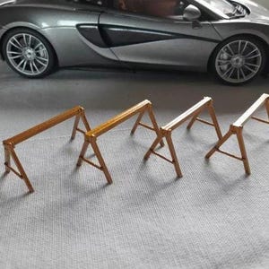 2x pairs 1:18 Scale Model Car display stands F1 or super cars made from metal