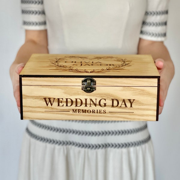 Custom Personalized Wooden Keepsake box - Gift for Him, Her, Boyfriend, Girlfriend, Couple, Anniversary Men, Wedding Card Wood box, Gift box