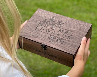 Custom Personalized Wooden Keepsake box - Gift for Him, Her, Boyfriend, Girlfriend, Couple, Anniversary Men, Wedding Card Wood box, Gift box