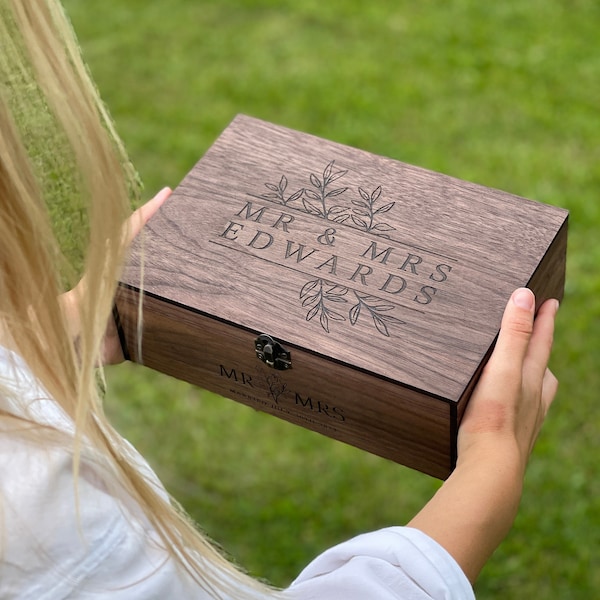 Custom Personalized Wooden Keepsake box - Gift for Him, Her, Boyfriend, Girlfriend, Couple, Anniversary Men, Wedding Card Wood box, Gift box