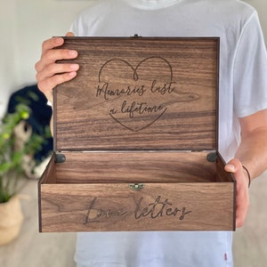 Caja de madera personalizada para recuerdos: regalo original para una cita de San Valentín para él, ella, novio, novia, parejas, mujeres, hombres y esposas.