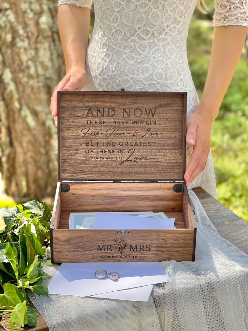 Custom Personalized Wooden Keepsake box Gift for Him, Her, Boyfriend, Girlfriend, Couple, Anniversary Men, Wedding Card Wood box, Gift box image 3