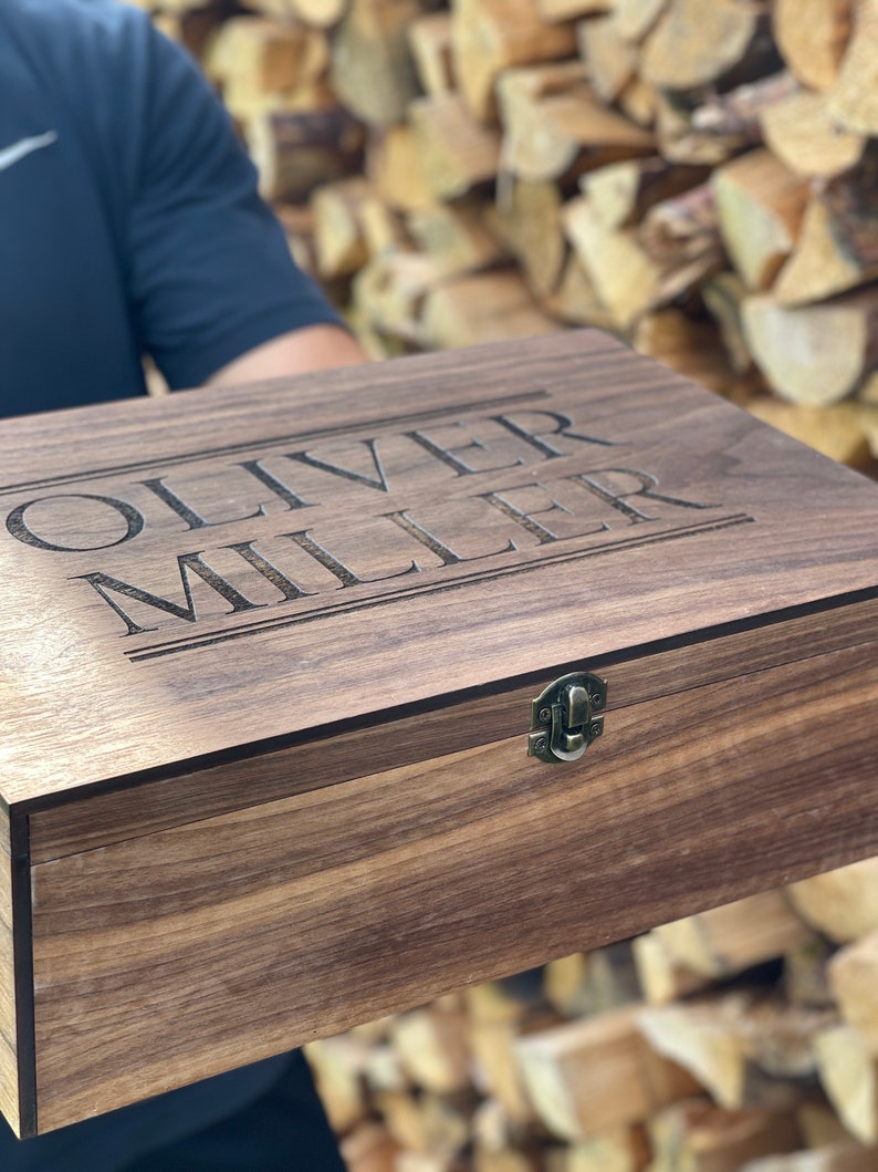 Personalized wooden name box for memories, keepsake Gift, present for Him, Boyfriend, Boy, Guy, Groomsmen, Groom, Friend for Birthday zdjęcie 3