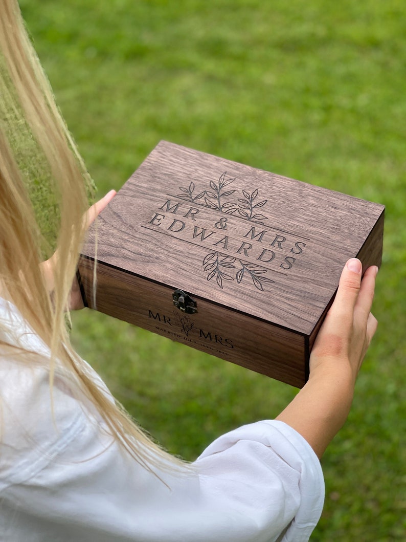 Custom Personalized Wooden Keepsake box Gift for Him, Her, Boyfriend, Girlfriend, Couple, Anniversary Men, Wedding Card Wood box, Gift box image 1