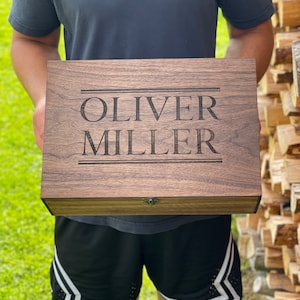 Personalized wooden name box for memories, keepsake - Gift, present for Him, Boyfriend, Boy, Guy, Groomsmen, Groom, Friend for Birthday