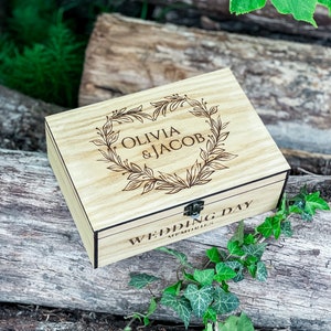 Caixa de lembrança de madeira personalizada - presente para ele, ela, namorado, namorada, casal, aniversário, noivado, caixa de cartão de casamento