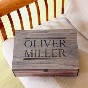 Personalized wooden name box for memories, keepsake Gift, present for Him, Boyfriend, Boy, Guy, Groomsmen, Groom, Friend for Birthday zdjęcie 5