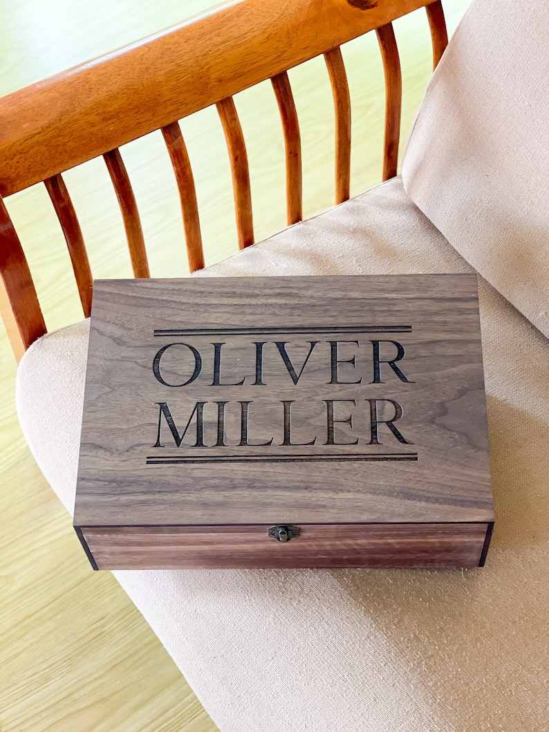 Personalized wooden name box for memories, keepsake Gift, present for Him, Boyfriend, Boy, Guy, Groomsmen, Groom, Friend for Birthday zdjęcie 5