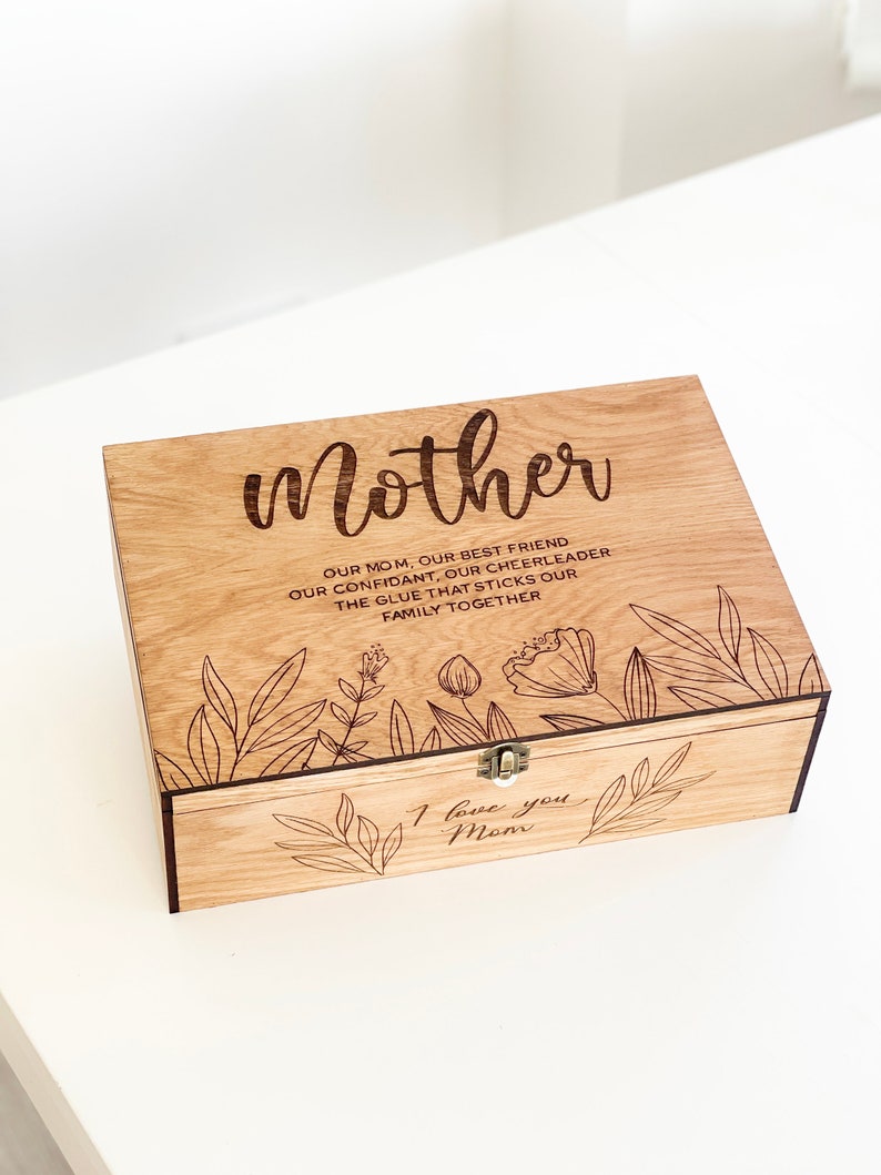 Regalo personalizado del día de la madre para la nueva futura mamá madre, bisabuela de la hija, hijo marido caja de regalo de recuerdo de madera con memoria personalizada imagen 5