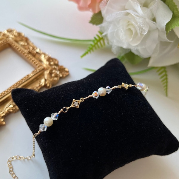 Thin Gold Filled Pearl Dainty Bracelet/Cute Small Pearl Crystal Retro Bracelet/Bridal Jewelry/Jewelry Gift for her/Birthday Gift