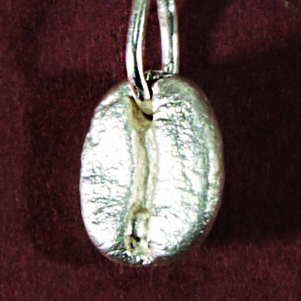 Pendentif "grain de café" modelé d'après un grain de café naturel en argent massif 925,