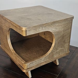 Mid Century Modern Cat House End Table, Birch Plywood Cat Bed Version 2.0 solid wood corners and edge banding Bild 8