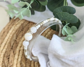Bracelet en agate blanche, bracelet en perles pour mariage, bracelet demoiselle d'honneur, bracelet cérémonie