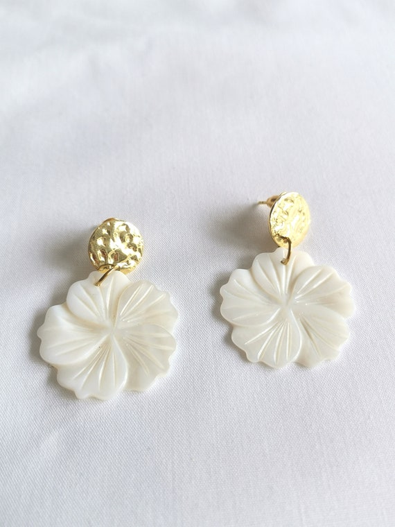 Orecchini pendenti con cristalli dorati a forma di fiore, pendenti floreali leggeri, regalo di gioielli femminili - Italia