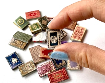 1:12 scale set of 5 miniature antique books for dolls Petite Blythe Phicen Zjakazumi Obitsu 11 Nendoroid dollhouse miniatures accessories