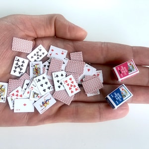 Cartes à jouer de poker miniatures DIY pour maison de poupée diorama poupées Blythe Azone échelle 1:6 2 boîtes 54 cartes deck accessoires de poupée
