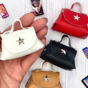 Leather-like handbag tote bag with miniature book for 1/6 fashion dolls, Blythe, Pullip, 12 inches dolls, bjd dolls, vintage dolls, etc