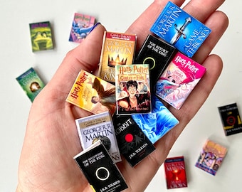 Set of miniature fantasy bestseller series books for fashion dolls, bjd dolls, 12 inches doll, 1:6 scale diorama, dollhouse miniatures