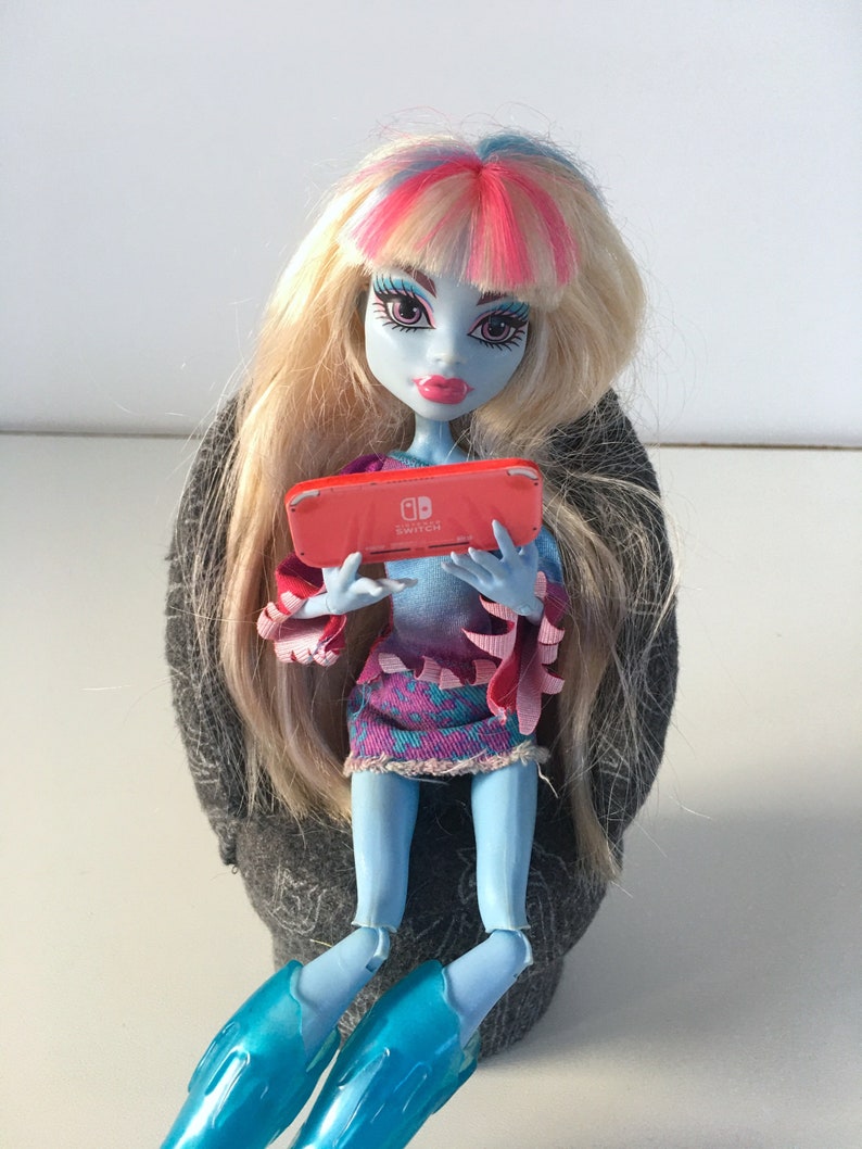 Miniature Nintendo Switch Lite console for doll Barbie Blythe | Etsy