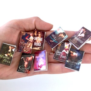Set of 9 or 5 miniature dollhouse romance openable books with pages for fashion doll  bjd dolls 12 inches doll 1/6 diorama miniatures