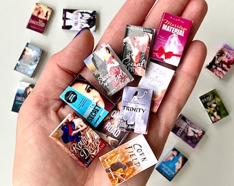 Set of 3 miniature romance or novel books, openable, for fashion dolls, bjd dolls, 12 inches doll, 1/6 scale diorama, dollhouse miniatures