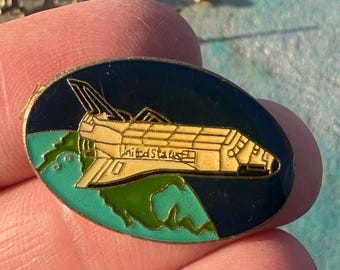 Vintage USA Space Shuttle Enamel Pin, Nasa Challenger Badge