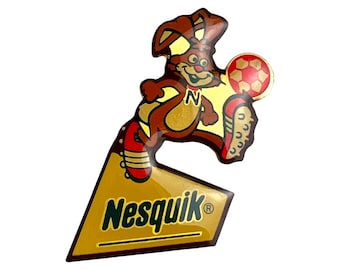 Vintage Nesquik voetbalspeld Nesquik konijntje