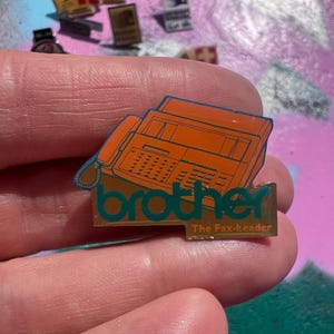 Vintage 1990er Jahre Brother Brosche Anstecknadel, Retro 90er Jahre Technik Geschenk