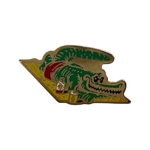 Vintage Krokodil Sonnenbaden Pin Miniatur Spielzeug, Krokodil Schmuck Geschenk, Emaille Pin, Pinback, Fan Pin, Patch, Abzeichen, Comic