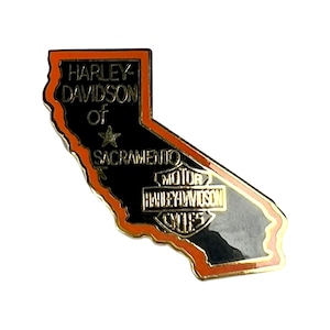 Spilla vintage HARLEY DAVIDSON di SACRAMENTO, regalo per il proprietario di Harley, bottone pinback per giacca in pelle, spilla a tema motociclista