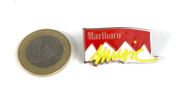 MARLBORO Zigaretten 80er pin badge 
