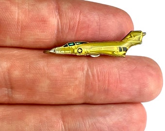 Vintage US Air Force Fighter Airplane vintage enamel lapel pin badge.