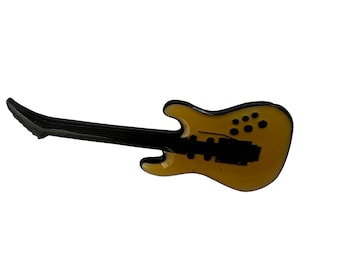Pin de guitarra amarilla vintage: accesorio para chaqueta vaquera para amantes de la música
