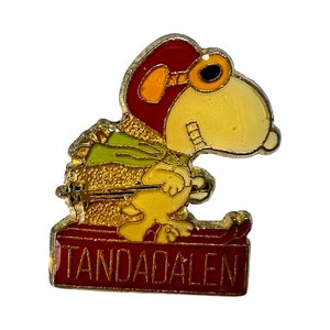 Vintage Tandadalen Snoopy  Ski Pin/Sälen ski region Badge/Rare Collectable Snoopy Pin/ Peanuts Cartoon Memorabiliba/Sweden Ski Lapel Pin
