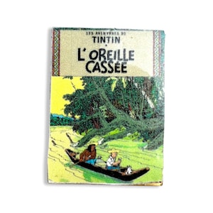 Vintage Abenteuer von Tintin: Das gebrochene Ohr (L'Oreille cassée) Buch von Hergé Anstecknadel, Tintin Cartoon Pin Französisch Cartoon Abzeichen Französisch Geschenk