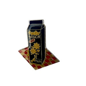Épinglette en carton de LAIT vintage, cadeau d'insigne d'épinglette Fuchs Milch pour producteur laitier cadeau miniature alimentaire rétro cadeau minimaliste