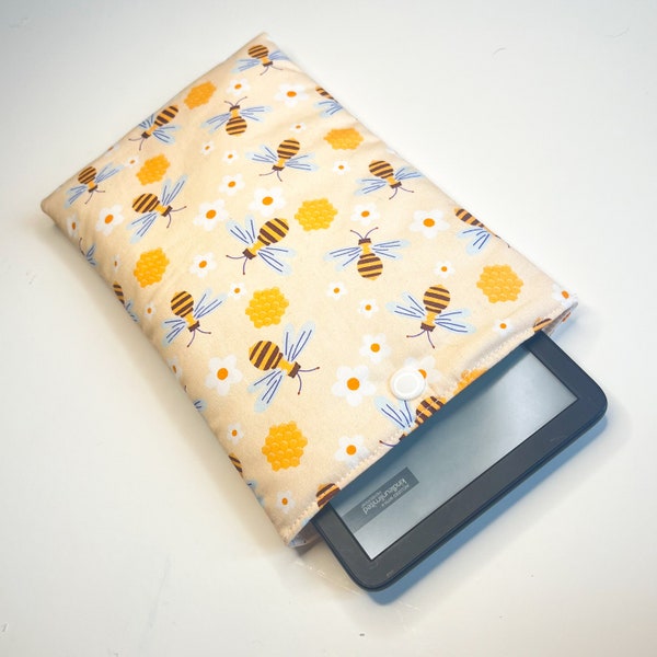 E-reader Sleeve / Bumble bee ereader protector pouch, Small gift for bee lovers, Yellow ereader case, Padded e book sleeve, Ebook cover