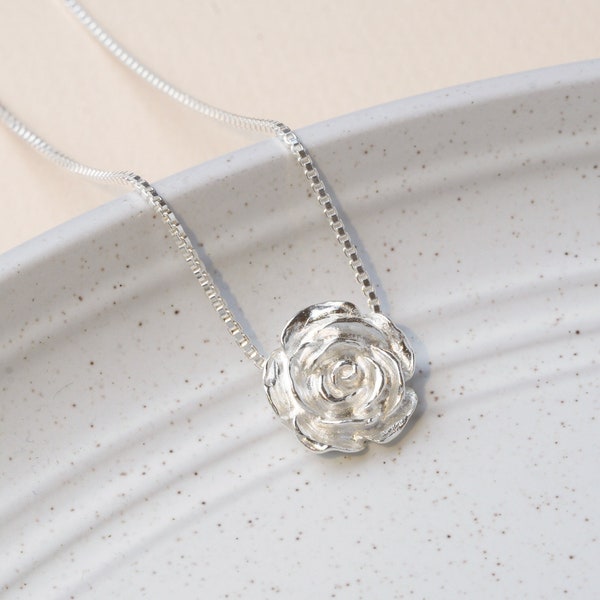 Small Rose necklace - Dainty Rose Flower Necklace - Delicate Rose necklace - Silver Rose Pendant - Aesthetic Necklace - Mothers Day Gift