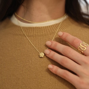 Mini Rose necklace - Delicate Rose Necklace - Gold Rose Pendant - Mother&#39;s Day Gift - Aesthetic Necklace Rose - Gold pendant - Vermeil Gold