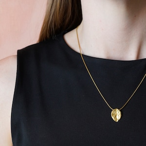 Gold Leaf Necklace - Dainty Vermeil gold necklace - Handmade - Statement Necklace Aesthetic Necklace - Mothers Day Gift - Boho Necklace
