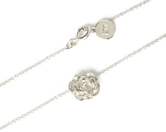 ネックレス・ペンダント AE ROSE NECKLACE MINI SILVER Mini Rose Necklace - Delicate Rose Necklace - Silver Rose