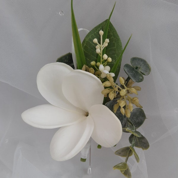 Tropical Beach Wedding,  Garden Boutonniere, Destination Boutonniere, Hawaiian Plumeria Boutonniere, Groom Boutonniere