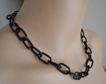 Featured image of post Dark Aesthetic Grunge Chains : All black heart chain choker goth girls collar grunge style punk chokers harajuku kawaii necklace chocker halloween accessories.