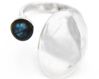 Georg Jensen modern ring no 176 with a labradorite. Vintage sterling silver.