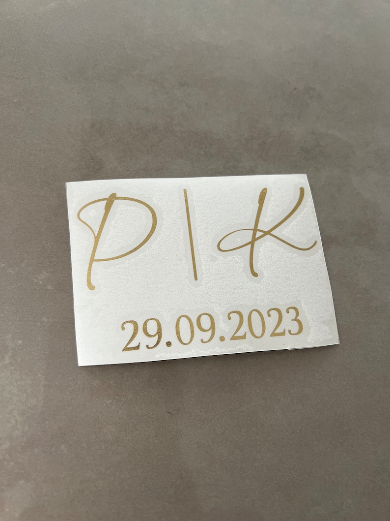 Personalisierte Vinyl Aufkleber Initialen, personalisierte Sticker Buchstaben mit Datum Bild 1
