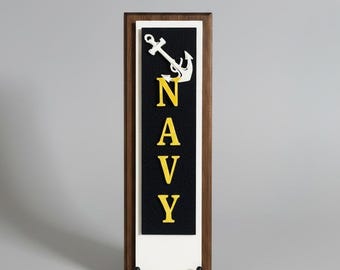 Pionowa tabliczka U.S. NAVY